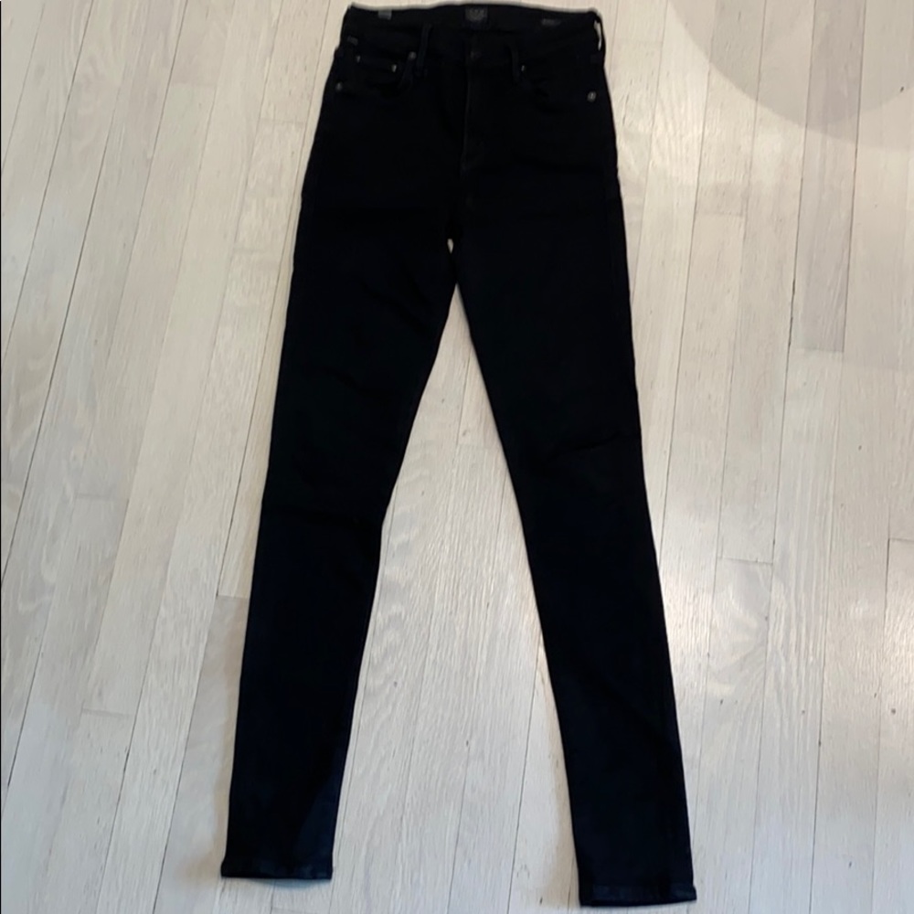 Barely worn black high waisted jeans